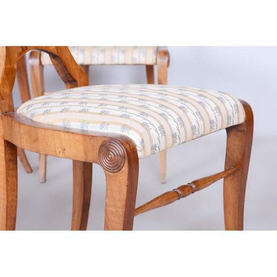 Image 1 of Ensemble de 4 chaises vintage en chêne et noyer, Autriche 1820