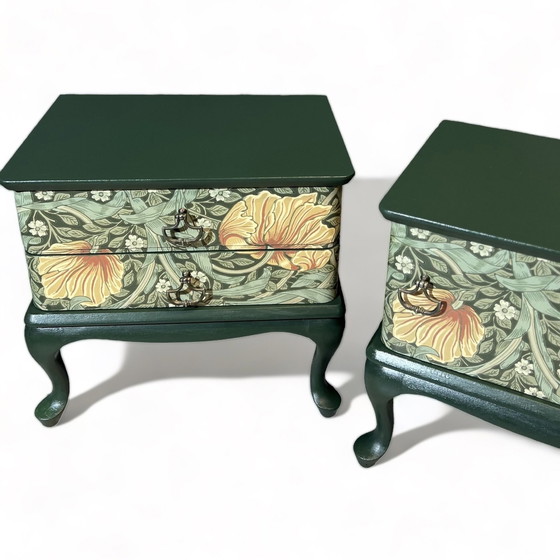 Image 1 of 2x Tables de nuit vintage en Pimpernel par William Morris