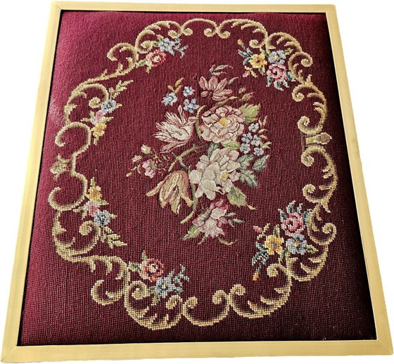 Image 1 of Image de broderie à l'aiguille égyptienne vintage avec cadre en bois doré