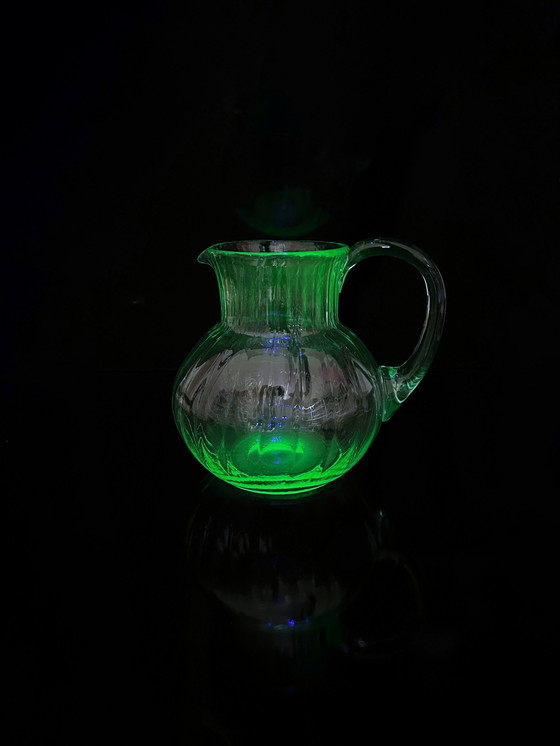 Image 1 of Vintage Carafe en verre Béryl Turquoise Mid Century Murano Swirl Décanteur Pichet verre uranium