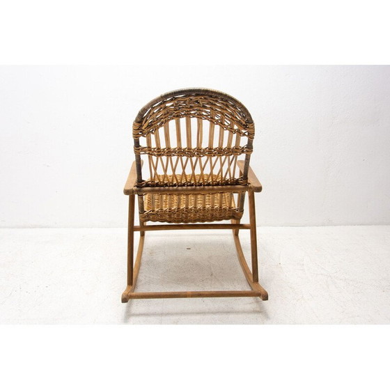 Image 1 of Chaise à bascule en osier du milieu du siècle, Tchécoslovaquie Années 1960