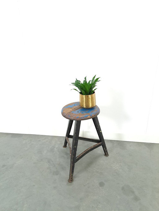 Tabouret industriel en bois et acier bleu