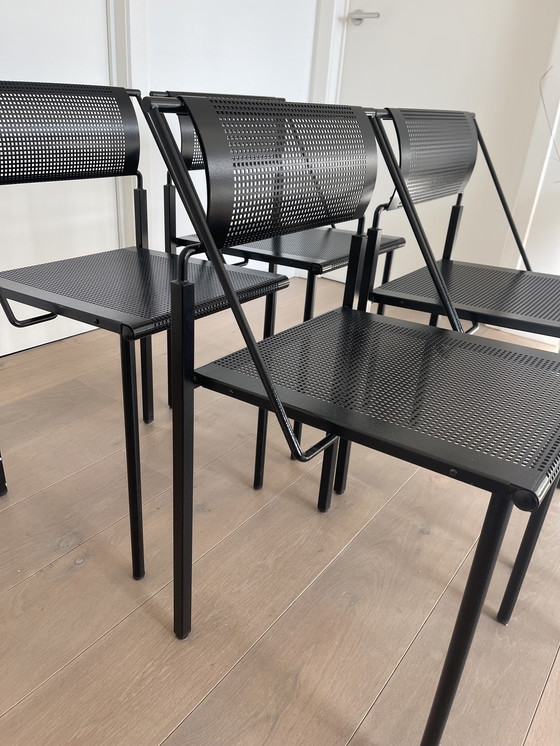 Image 1 of Table à sushi Kristalia avec 6 chaises noires Flye Line Carre VI