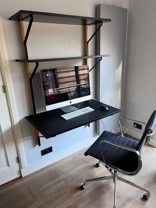 Vitra Kaari Étagère murale avec bureau