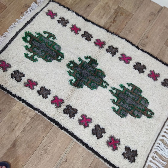 Image 1 of Petit tapis marocain en laine fait à la main - Petit tapis marocain en laine fait à la main