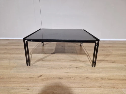 Metaform M1 Table basse design en pierre naturelle noire