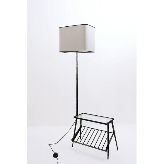 Lampadaire vintage en fer forgé avec porte-revues (photo 5 of 8)