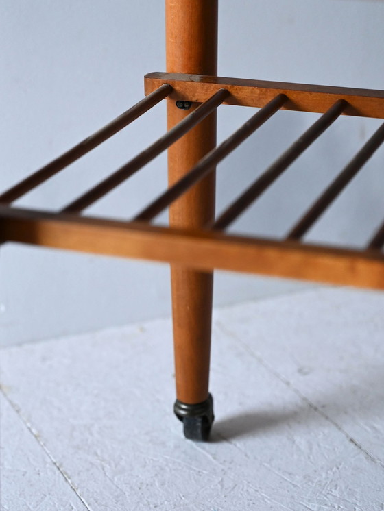 Image 1 of Table basse à roulettes 1950S