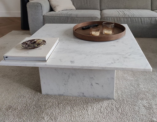 Table basse en marbre de Carrare