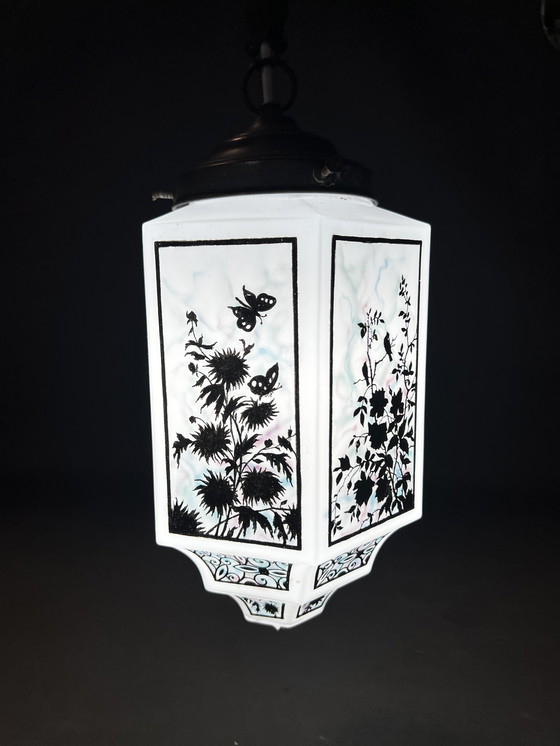 Image 1 of Plafonnier Art Déco, opaline hexagonale, vers 1925