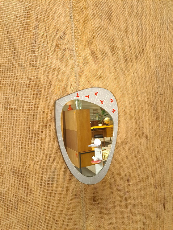 Image 1 of Miroir en mosaïque avec bordures en laiton Vintage