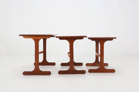 Image 1 of Ensemble de 3 tables gigognes en bois de teck par G-Plan, 1970, UK