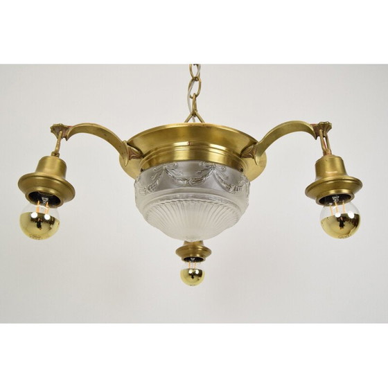 Image 1 of Lustre vintage art déco en verre et laiton, tchèque 1930