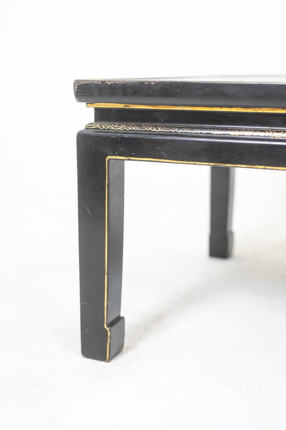 Image 1 of Table Basse En Laque Rehaussée De Motifs Floraux. Circa 1900.