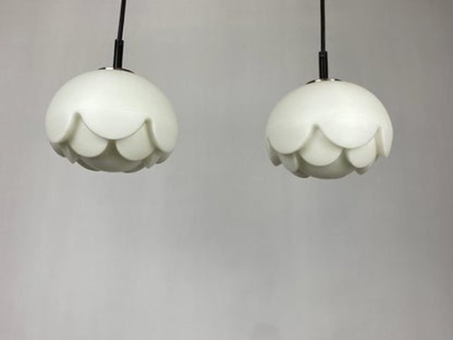 2X lampes pendantes Peill & Putzler - verre dépoli, forme d'artichaut, 1970