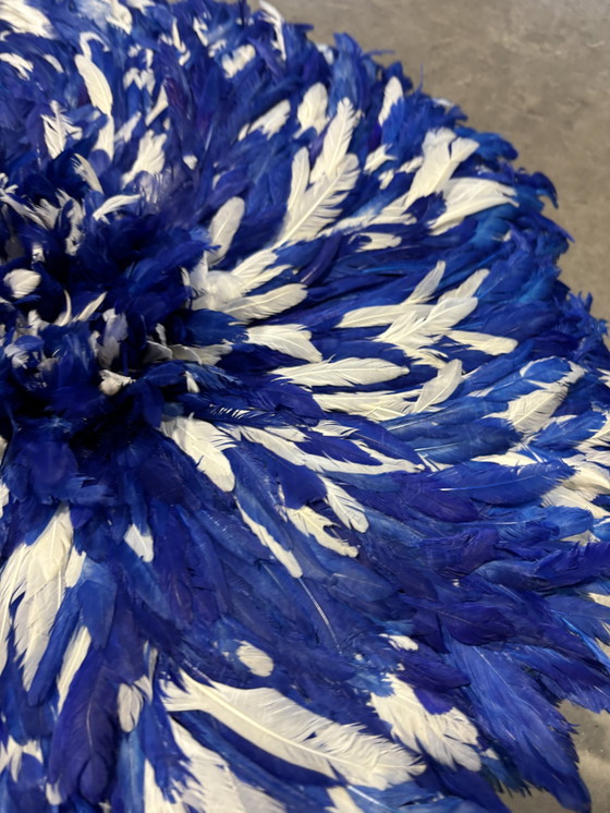 Image 1 of Juju Hat Bleu Et Blanc 60 Cm – Décoration Murale En Plumes Élégantes