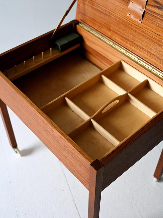 Image 1 of Armoire scandinave en teck des années 1950 avec compartiments