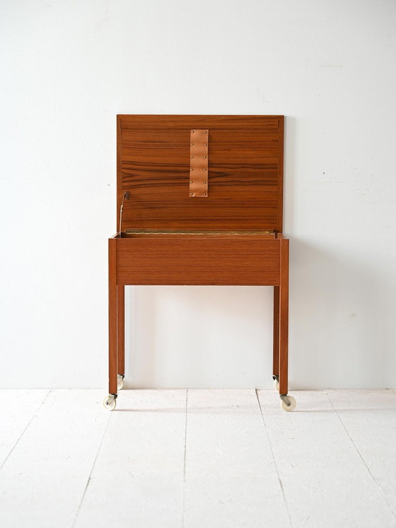 Image 1 of Armoire scandinave en teck des années 1950 avec compartiments
