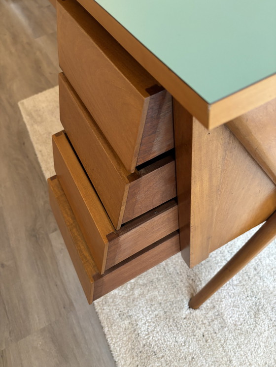 Image 1 of Bureau italien au design vintage
