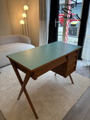 Bureau italien au design vintage