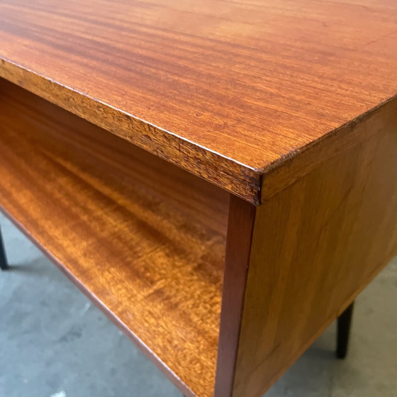 Image 1 of Bureau vintage en teck des années 1960
