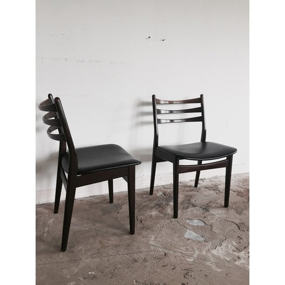 Image 1 of Ensemble de 4 chaises vintage en bois et simili cuir, 1950