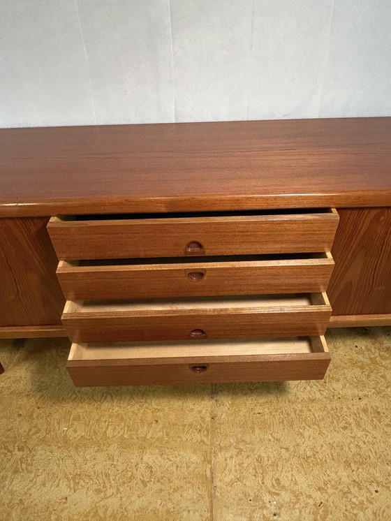Image 1 of Superbe buffet en teck danois Mid Century Retro Vintage par Bramin - Dessiné par H.W. Klein 1960S