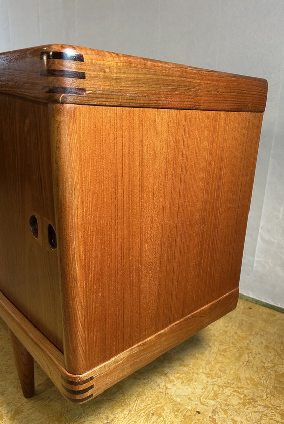 Image 1 of Superbe buffet en teck danois Mid Century Retro Vintage par Bramin - Dessiné par H.W. Klein 1960S