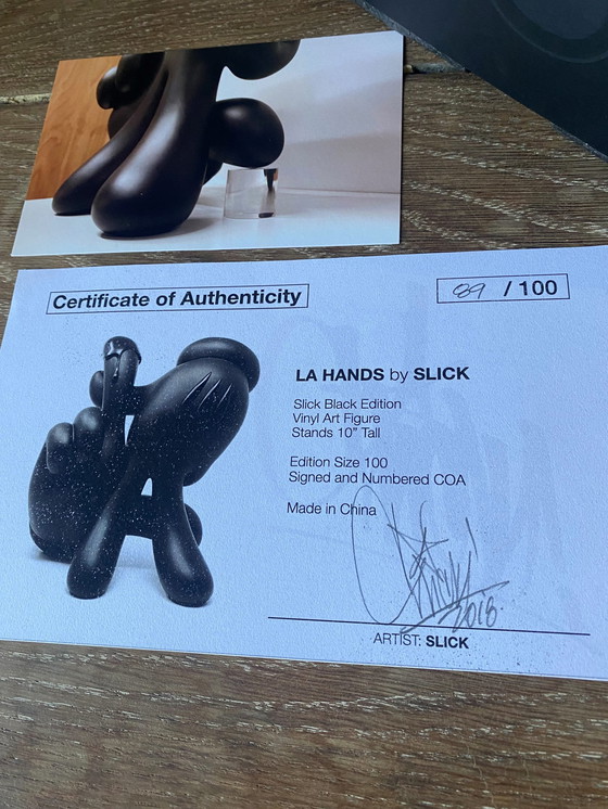 Image 1 of La Hands Vinyl Figure The Slick Black Edition Limited Edition Of 100 The Slick Store 2018