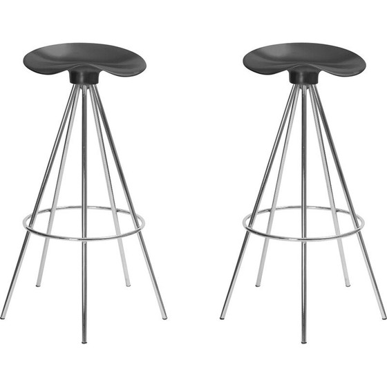 Image 1 of Paire de tabourets de bar vintage en hêtre et chrome par Pepe Cortés pour Amat, 1990