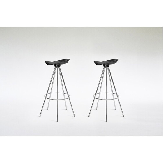 Image 1 of Paire de tabourets de bar vintage en hêtre et chrome par Pepe Cortés pour Amat, 1990