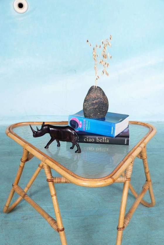 Image 1 of Table basse vintage en rotin des années 60 Table d'appoint en rotin de Bohème