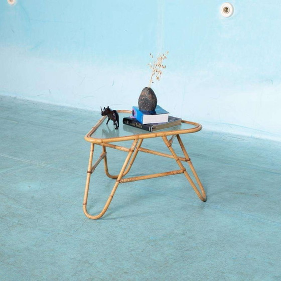 Image 1 of Table basse vintage en rotin des années 60 Table d'appoint en rotin de Bohème