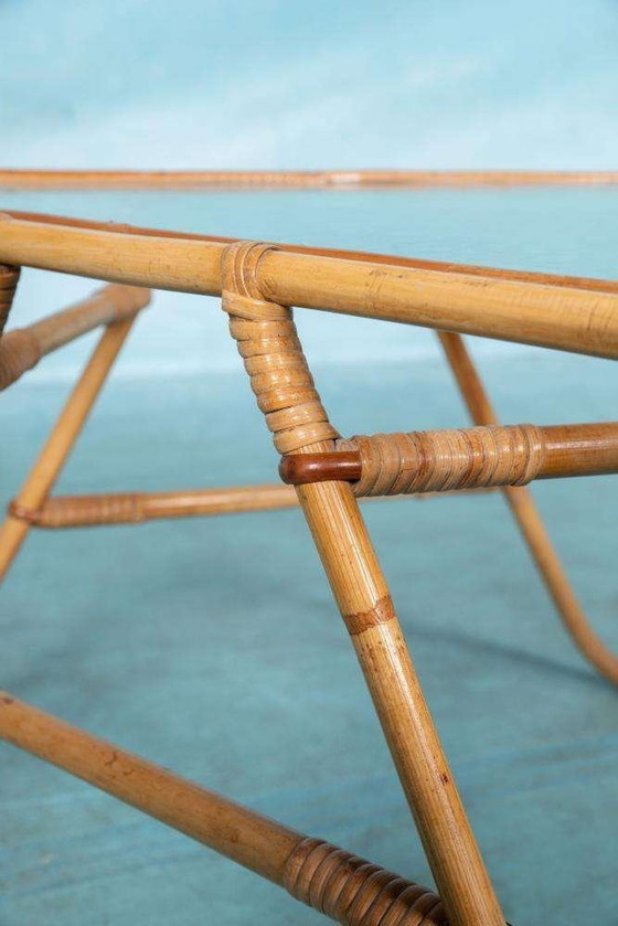 Image 1 of Table basse vintage en rotin des années 60 Table d'appoint en rotin de Bohème
