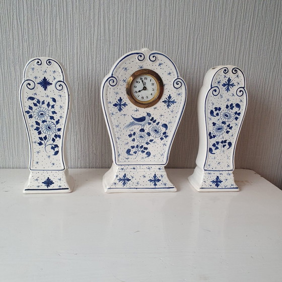 Image 1 of Cheminée avec horloge Majolique Wasmuel Belgique