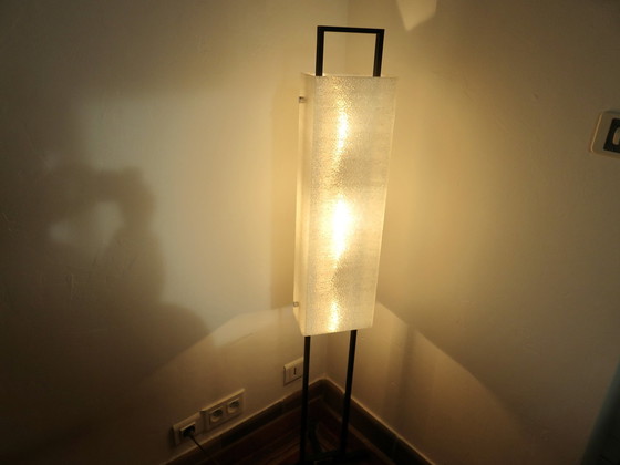Image 1 of Lampadaire Maison Arlus, France, 1960, Perspex, Laiton Chromé, Métal Laqué Noir