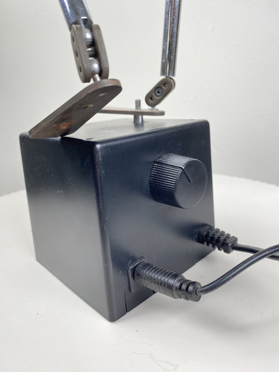 Image 1 of Iconique lampe de table vintage Osqar Robot Sculpture - Design By Ygnacio Baranga 1980S