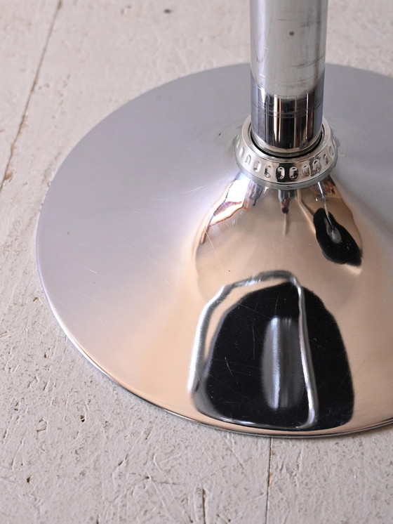 Image 1 of Paire de tabourets de bar modernes en similicuir noir et chrome
