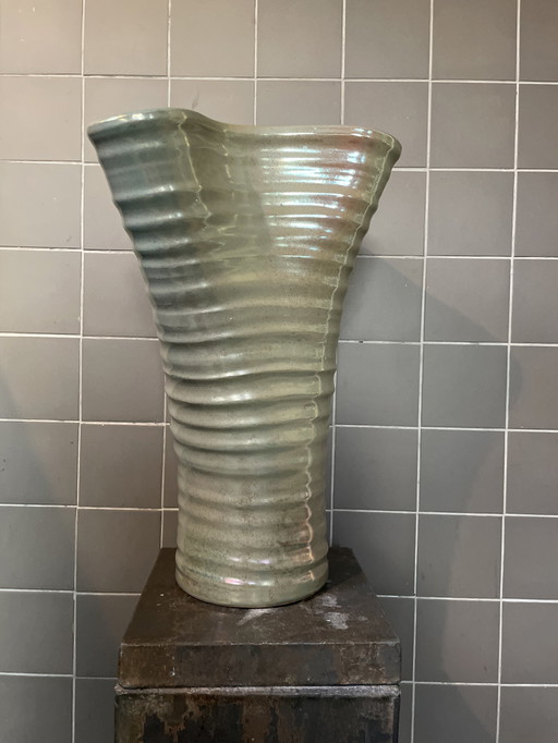 Vase à haute teneur en lustre de Mobach