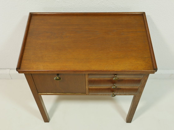 Image 1 of Ancienne table d'appoint / armoire d'appoint Petite, années 20, Allemagne