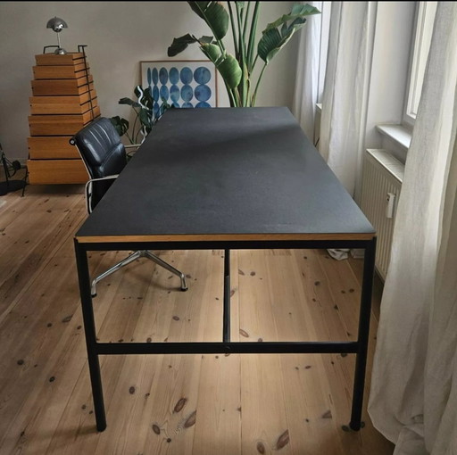 Million Mies Dining Table M1 Linoléum Noir Chêne Et Acier Inoxydable