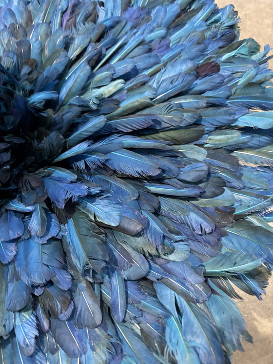 Image 1 of Juju Hat Bleu 60 Cm – Décoration Murale En Plumes Naturelles