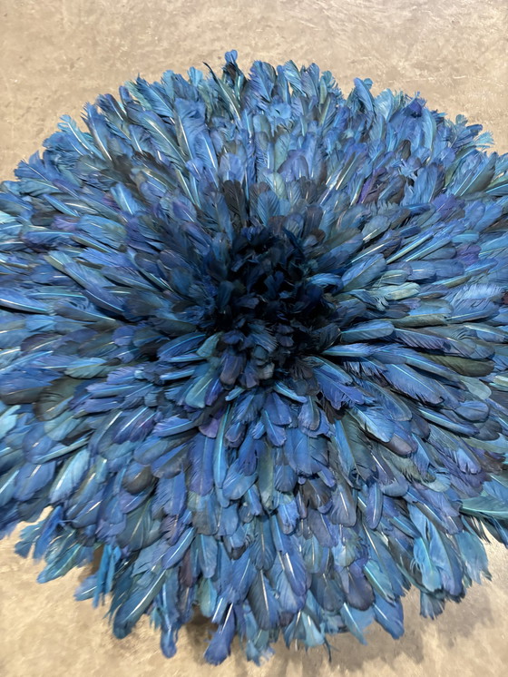 Image 1 of Juju Hat Bleu 60 Cm – Décoration Murale En Plumes Naturelles