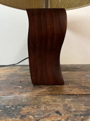 Lampe à vagues vintage post-moderne avec base en bois