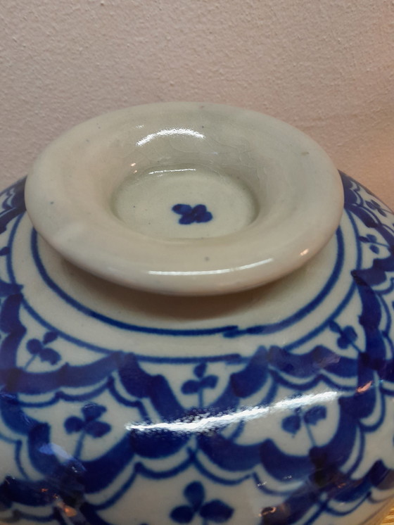 Image 1 of Pot Boule En Céramique Asiatique Bleu Et Blanc 