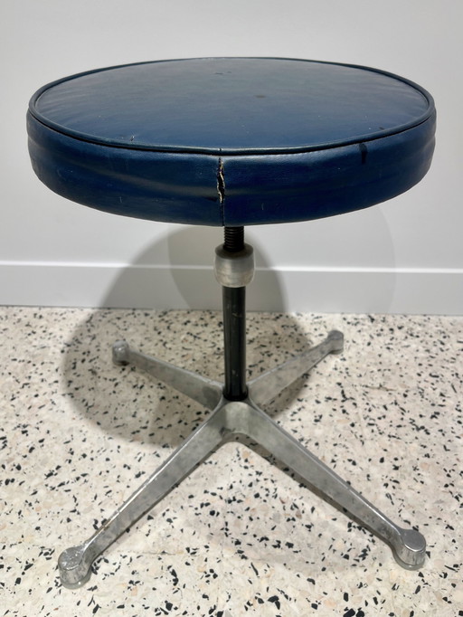 Tabouret De Charles Et Ray Eames, Edition Herman Miller, 1970.