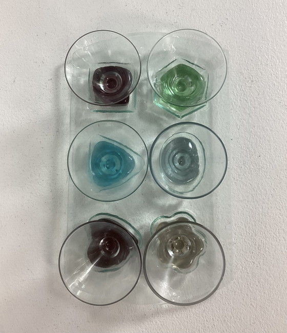 Ensemble de verres colorés Art Déco avec plateau assorti – Vaisselle, Glass (photo 4 of 9)