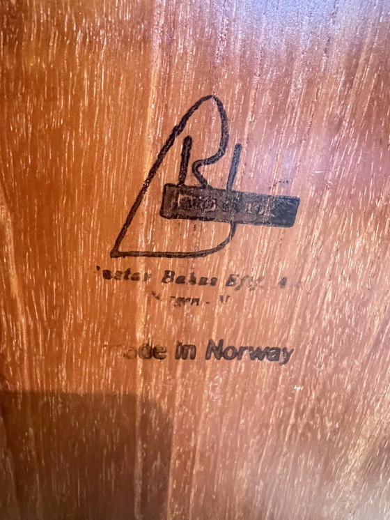 Image 1 of Scandinavian Design Table d'appoint - Rolf Rastad & Adolf Relling pour Gustav Bahus avec bord suisse en teck massif