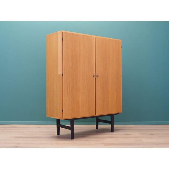 Image 1 of Armoire en frêne, design danois, années 1970, production : Danemark