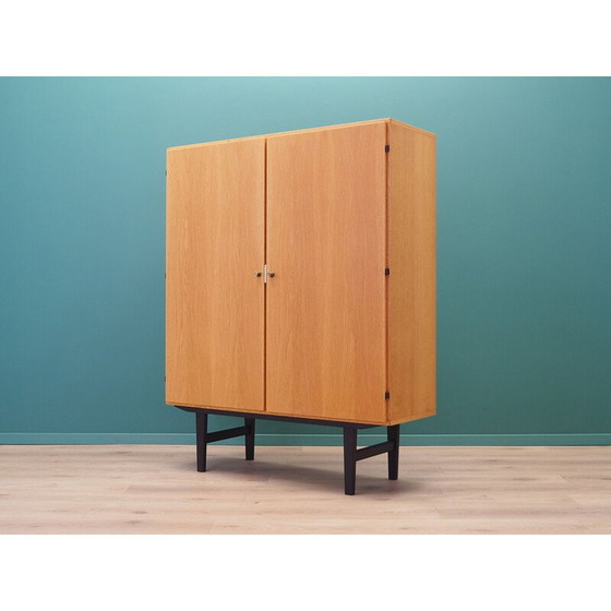 Image 1 of Armoire en frêne, design danois, années 1970, production : Danemark